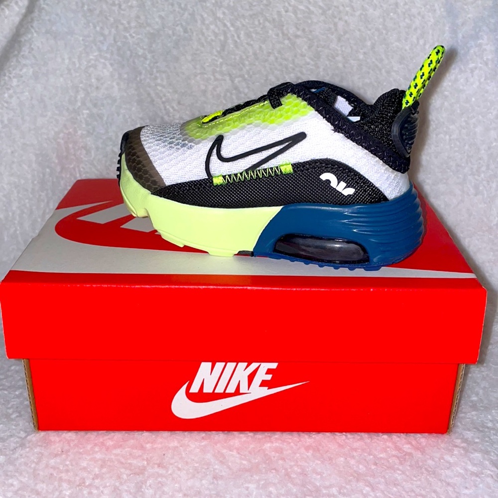Nike Air Max 2090 4c New In Box